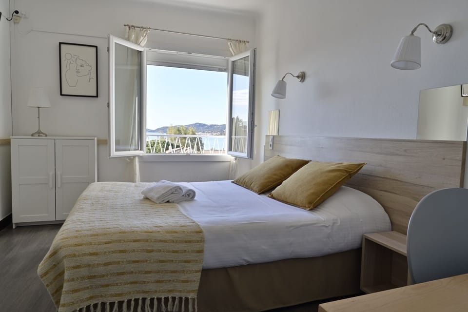 Comfort Double or Twin Room, Sea View | Premium bedding, in-room safe, individually decorated