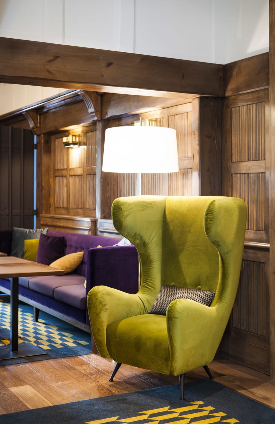 Lobby lounge