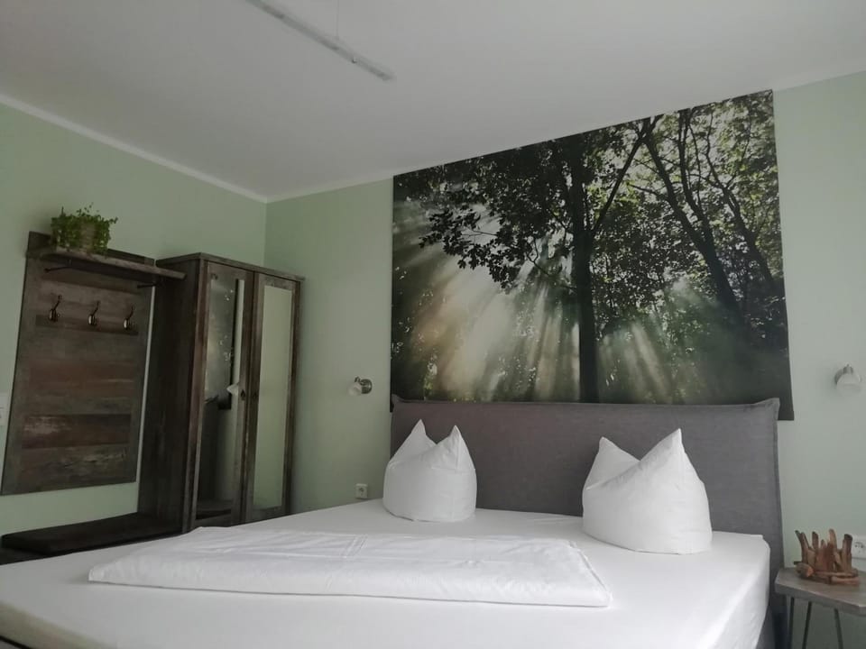 Individually decorated, desk, iron/ironing board, free WiFi