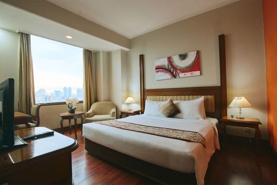 Desk, iron/ironing board, free WiFi, bed sheets