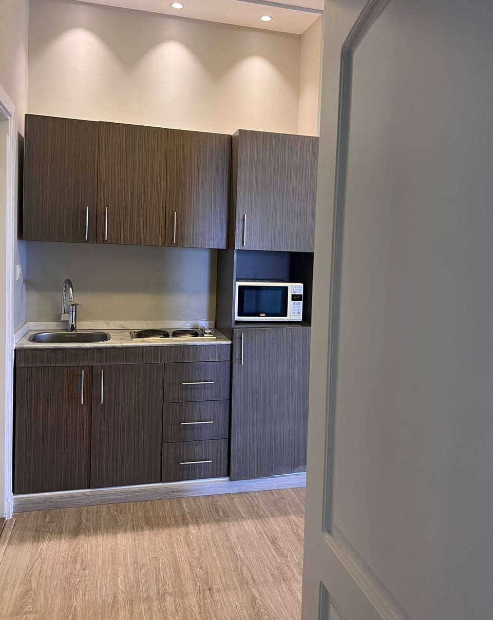 Royal Suite, 2 Bedrooms, Kitchen, Sea View | Private kitchen | Fridge
