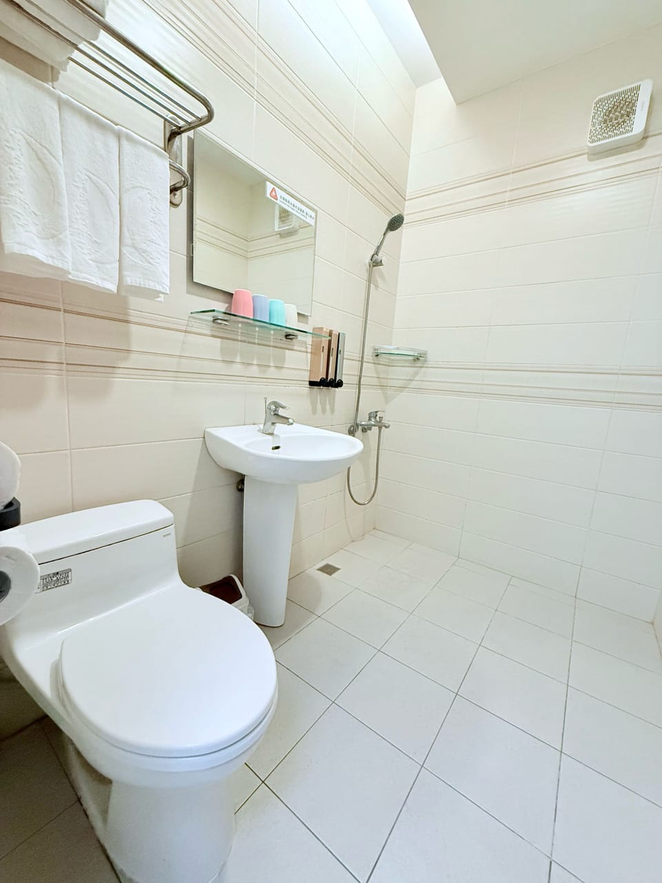 Standard Quadruple Room | Minibar, blackout drapes, soundproofing, free WiFi