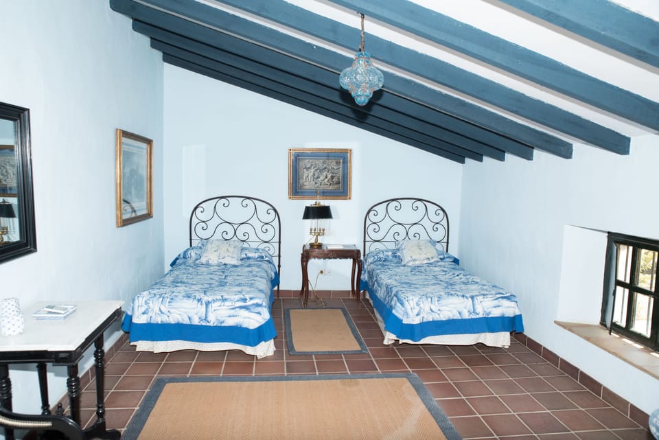 Superior Twin Room, 1 Bedroom | Free WiFi, bed sheets
