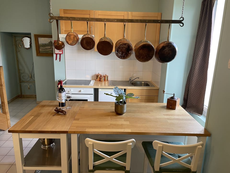 House, 2 Bedrooms | Private kitchen | Fridge, coffee/tea maker, electric kettle