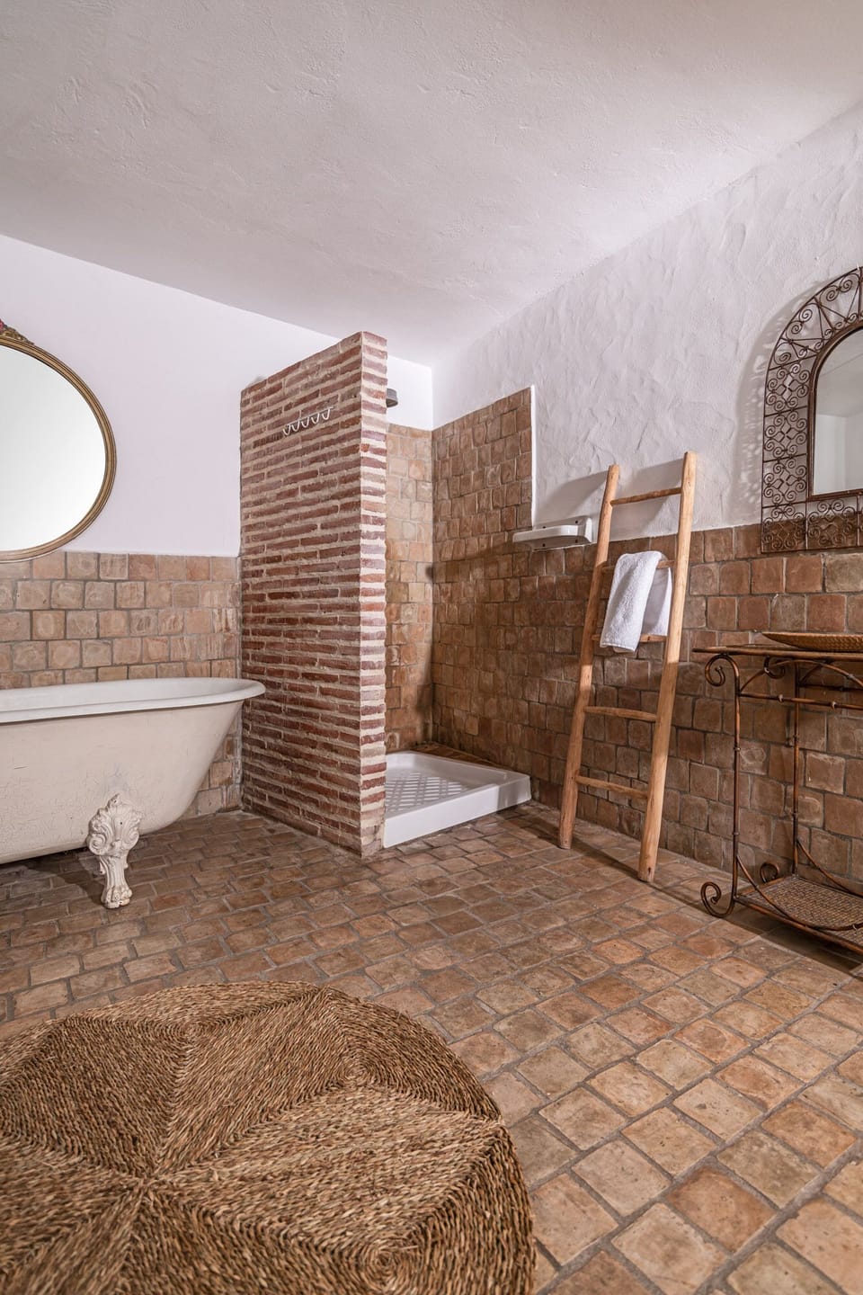 Comfort Double Room, 1 Bedroom | Bathroom | Hair dryer, towels