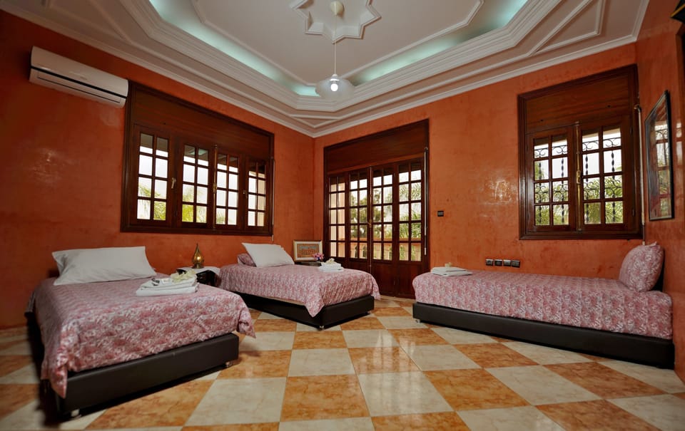 Suite, 2 Bedrooms, Non Smoking, Garden View | Iron/ironing board, free WiFi, bed sheets