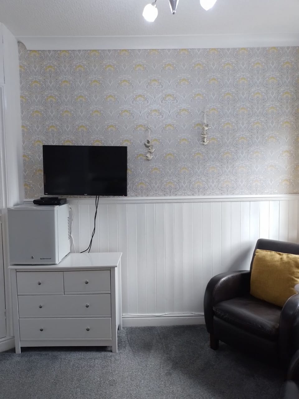 Deluxe Double Room (Second Floor) | Blackout drapes, iron/ironing board, free WiFi, bed sheets