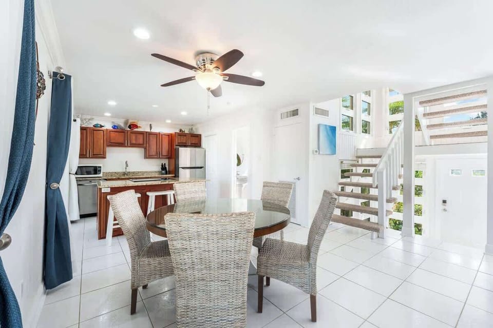 KAIBOSH the 9 to 5 Island House 16 Dining and Kitchen
