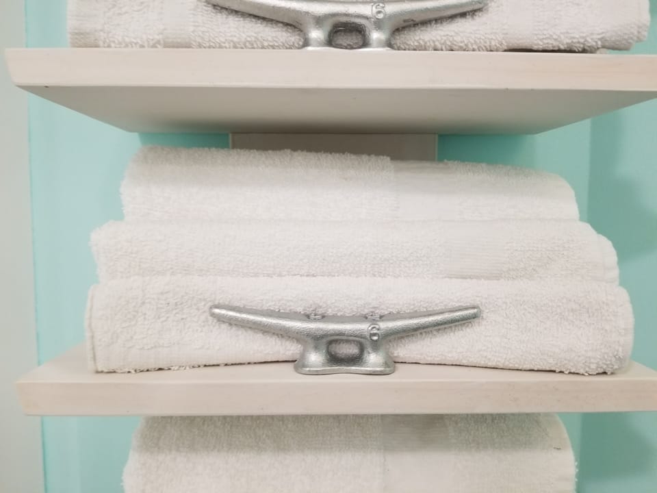 6 bath towels, hand towels, and wash cloths are provided for your convenience.