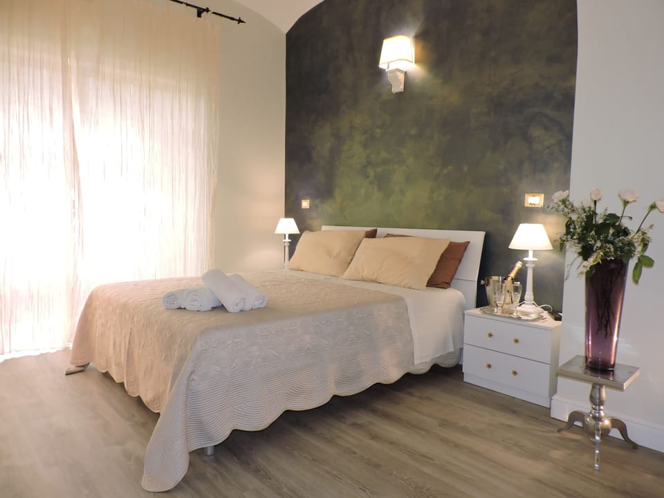 Quadruple Room | Minibar, desk, cribs/infant beds, free WiFi