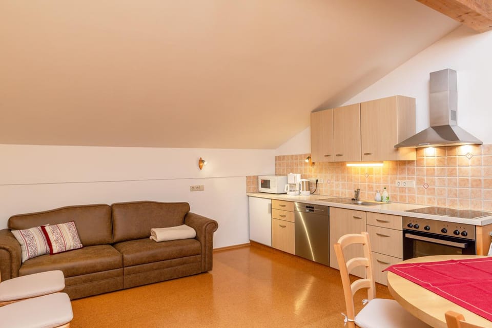 Apartment, 2 Bedrooms | Living room | 0-cm flat-screen TV with cable channels, TV