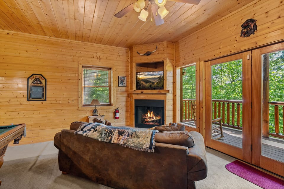 Cabin, 3 Bedrooms | Living area