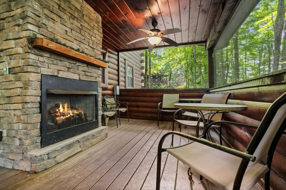 Cabin, 2 Bedrooms | Outdoor dining