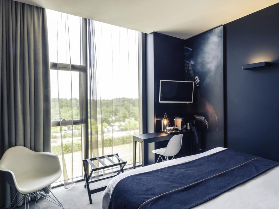 Minibar, in-room safe, desk, blackout drapes