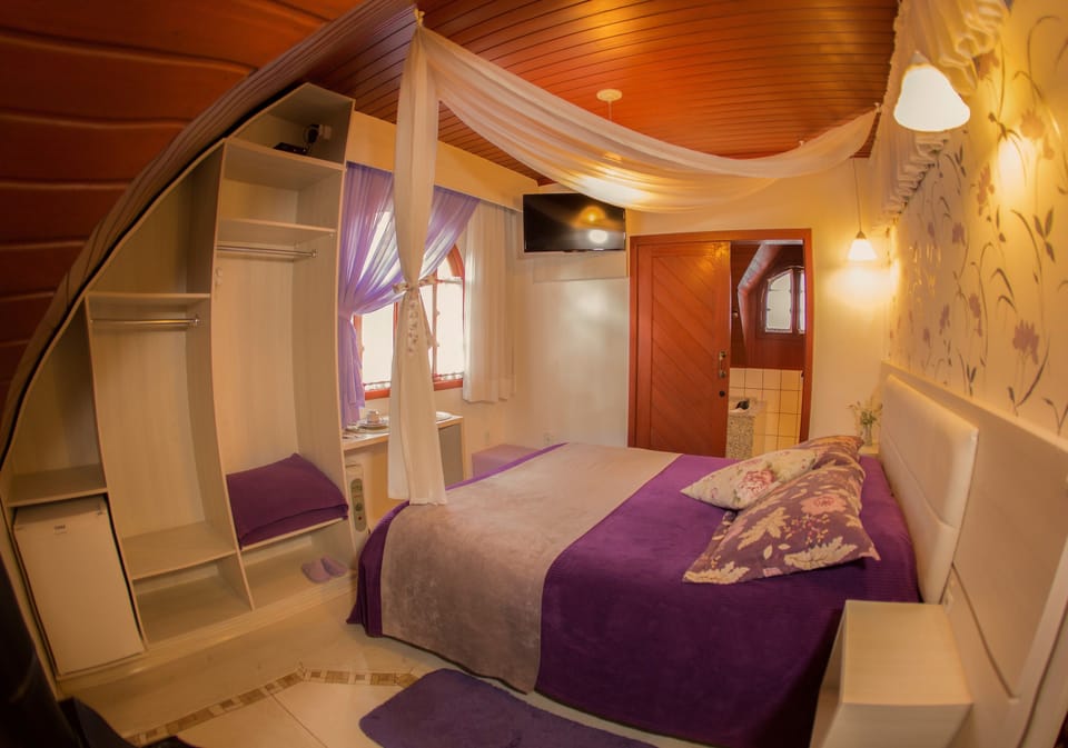 Superior Double Room, Fireplace | Minibar, blackout drapes, free WiFi, bed sheets