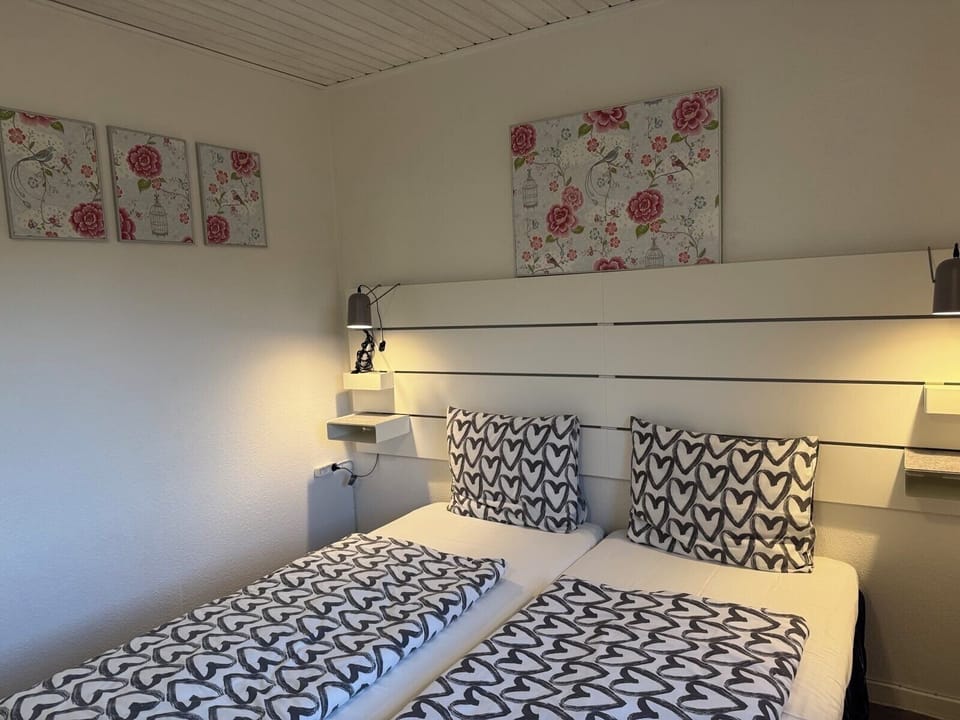 Standard Double Room, Private Bathroom | Hypo-allergenic bedding, individually decorated, individually furnished