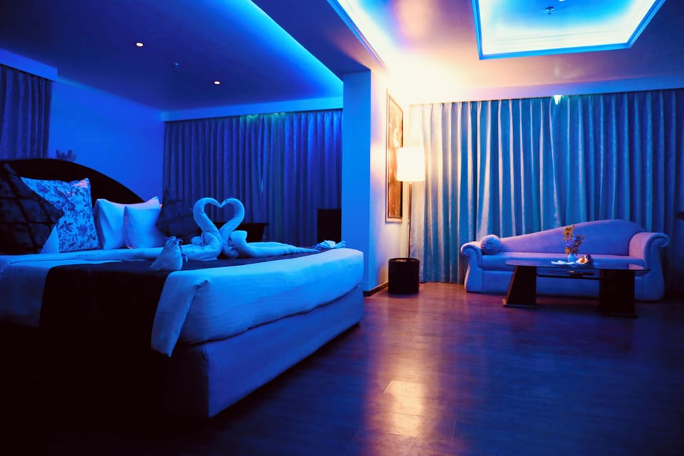 Honeymoon Room | Premium bedding, memory foam beds, minibar, in-room safe