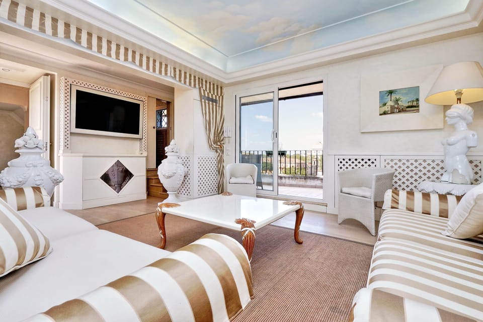 Apartment | Living area | Flat-screen TV, DVD player