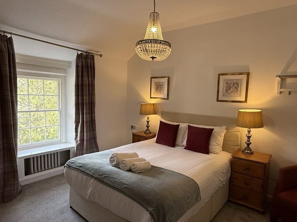 Basic Double Room, Ensuite | Free WiFi, bed sheets