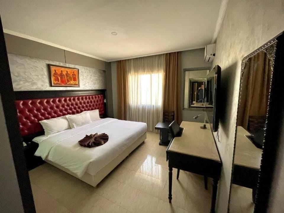 In-room safe, desk, laptop workspace, blackout drapes