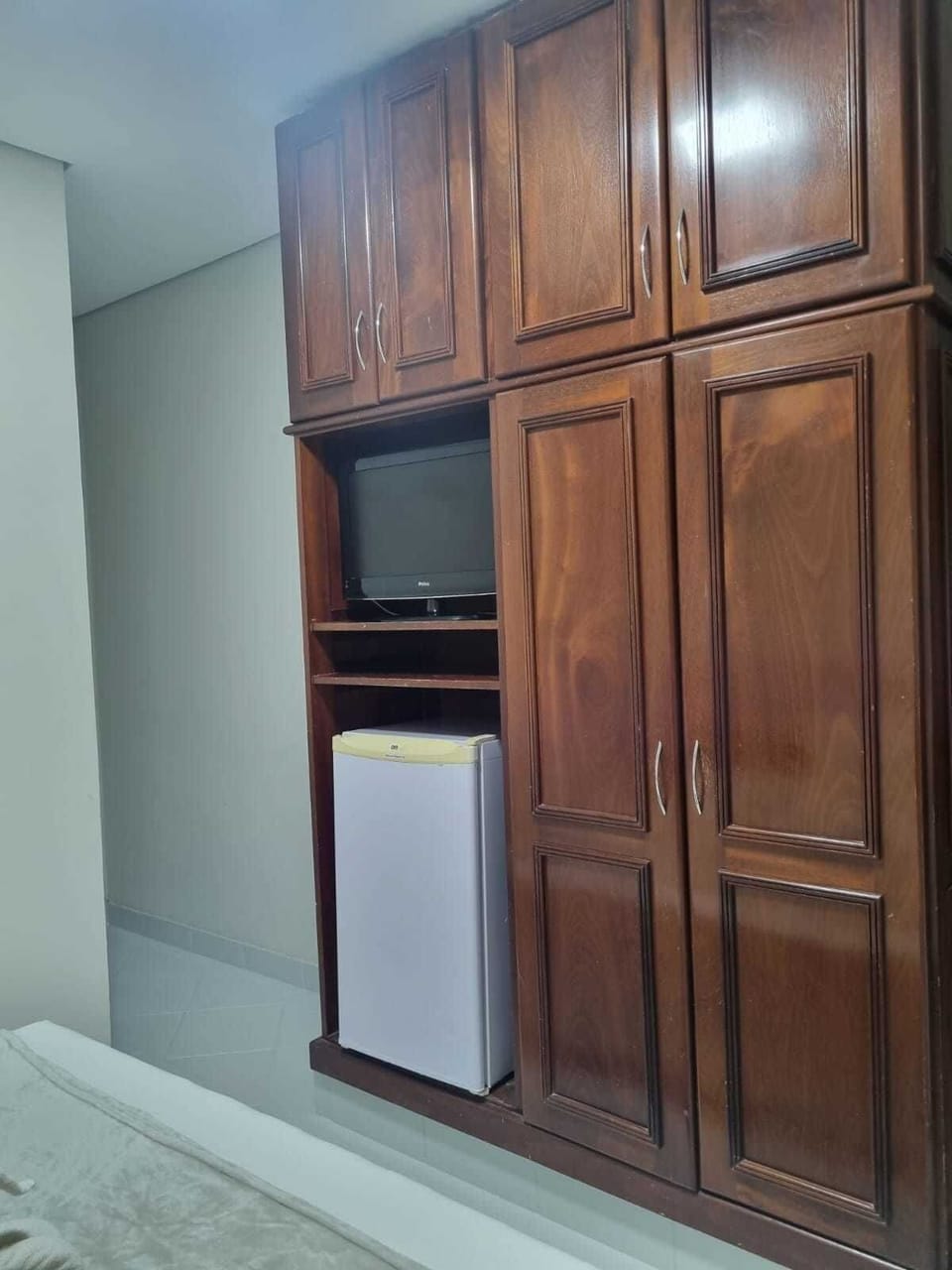 Double or Twin Room | Minibar, WiFi (free), individually furnished, bed sheets