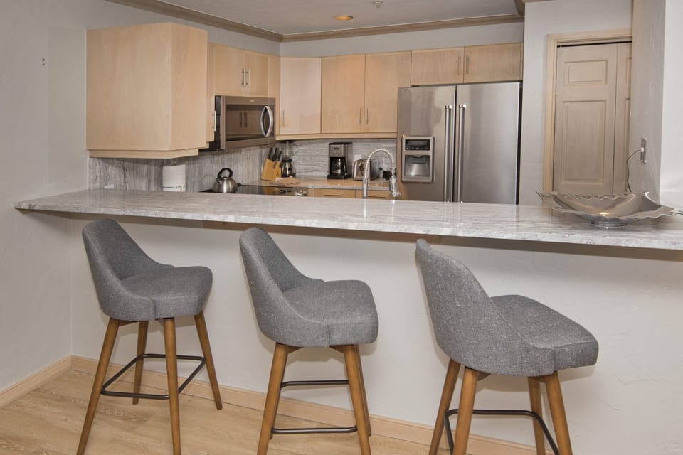 Condo, 2 Bedrooms | Private kitchen | Fridge, microwave, oven, dishwasher