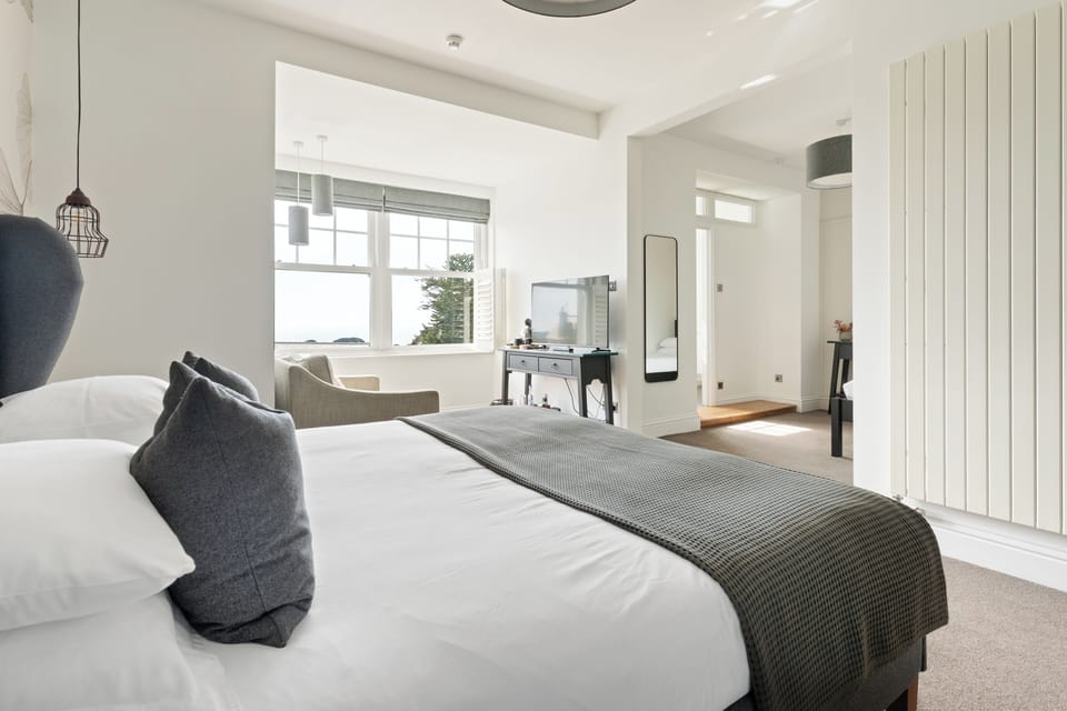 Comfort Double or Twin Room (Room2) | Egyptian cotton sheets, hypo-allergenic bedding, individually decorated