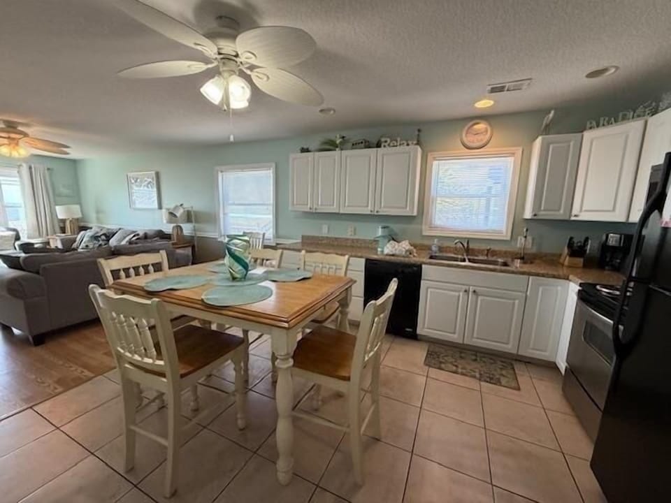 Dining Room, Dining Table, Furniture, Indoors, Table