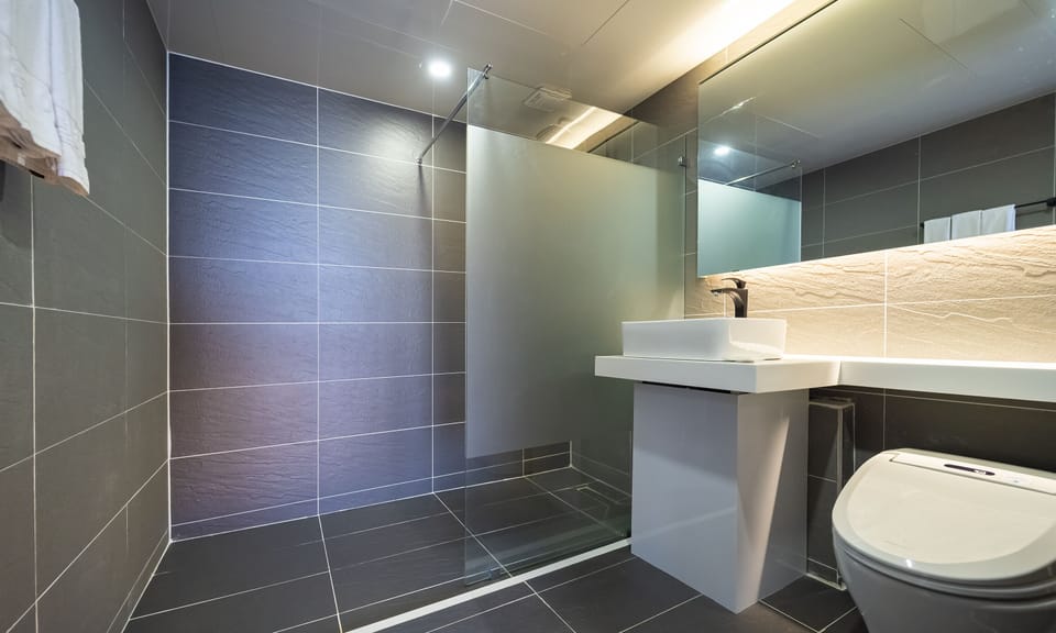Presidential Suite Half Ocean 2 (Free Swimming Pool Access / Lowest Price Purchase for Cruise & Art | Bathroom | Shower, hair dryer, slippers, towels