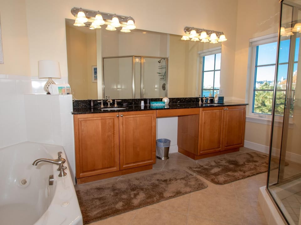 14Master Bath