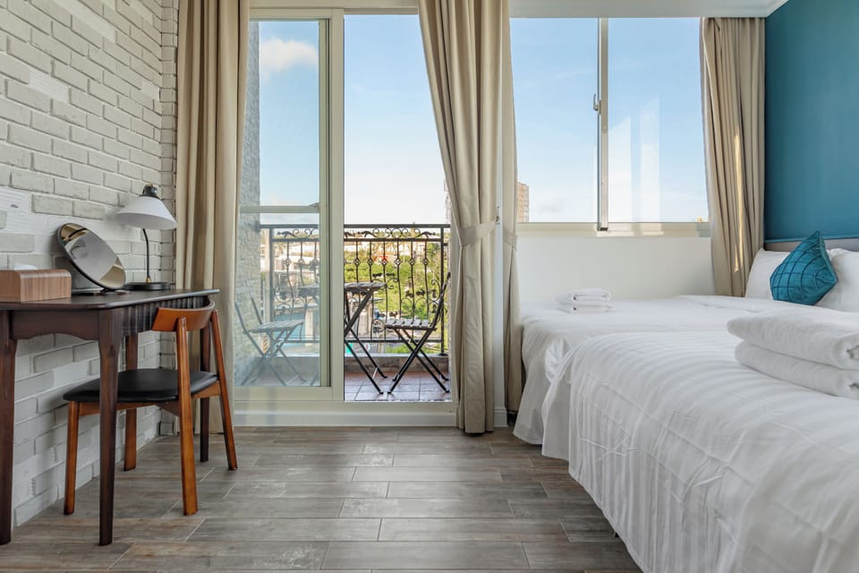 Family Suite with Balcony | Free WiFi, bed sheets