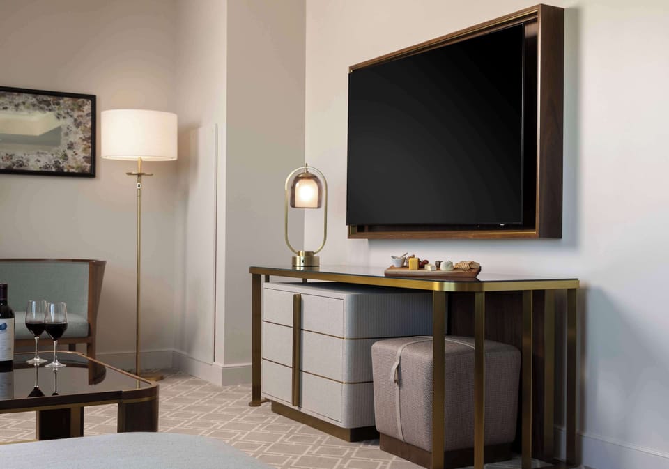 1 bedroom, Frette Italian sheets, premium bedding, pillowtop beds