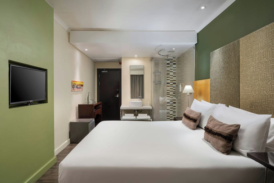 Room, 1 King Bed | Premium bedding, in-room safe, desk, laptop workspace