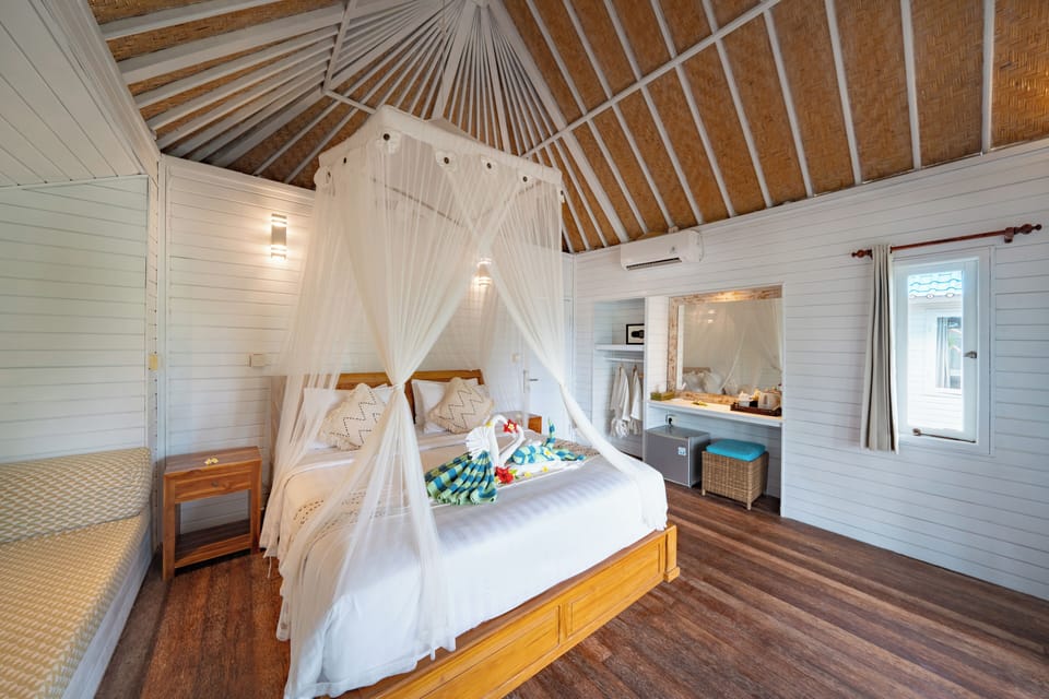 Standard Double Room | Minibar, in-room safe, desk, free WiFi