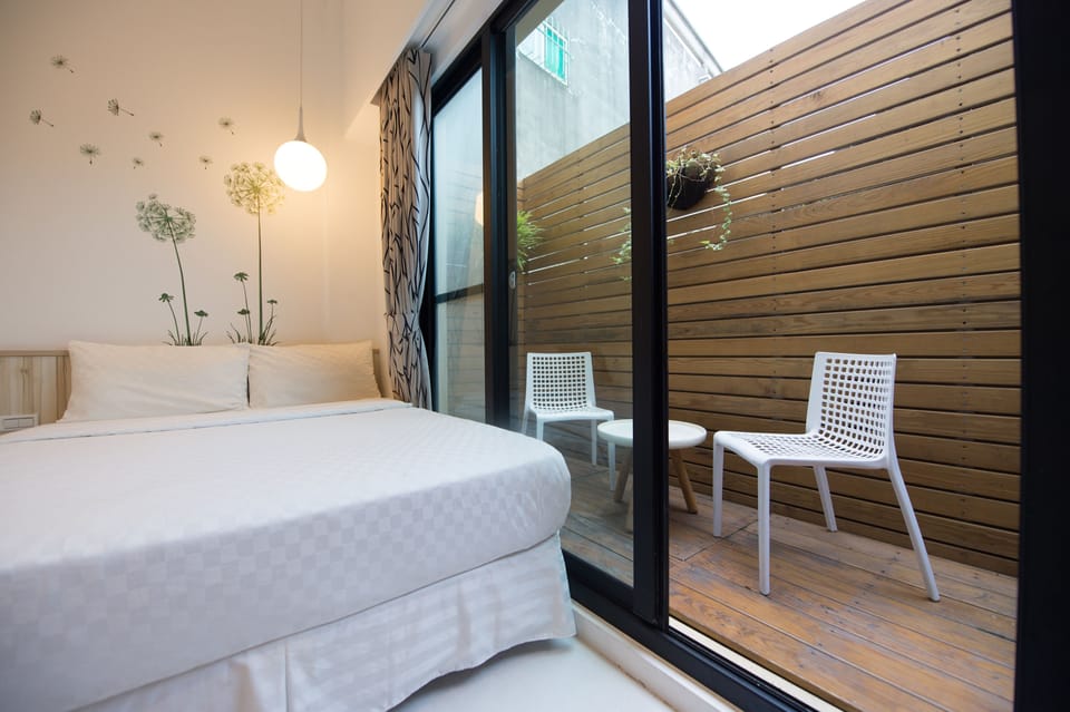 Quadruple Room | Desk, free WiFi, bed sheets