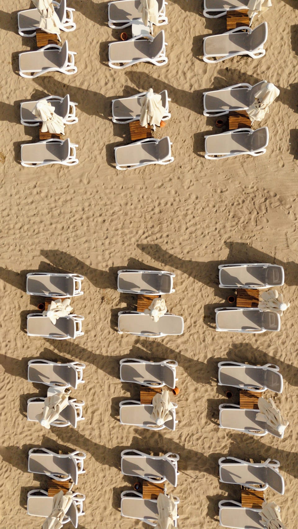 Beach nearby, free beach shuttle, free beach cabanas, sun loungers