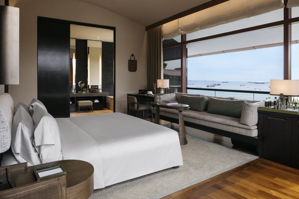 Premier Room, 1 King Bed, Sea View | Frette Italian sheets, premium bedding, minibar, in-room safe