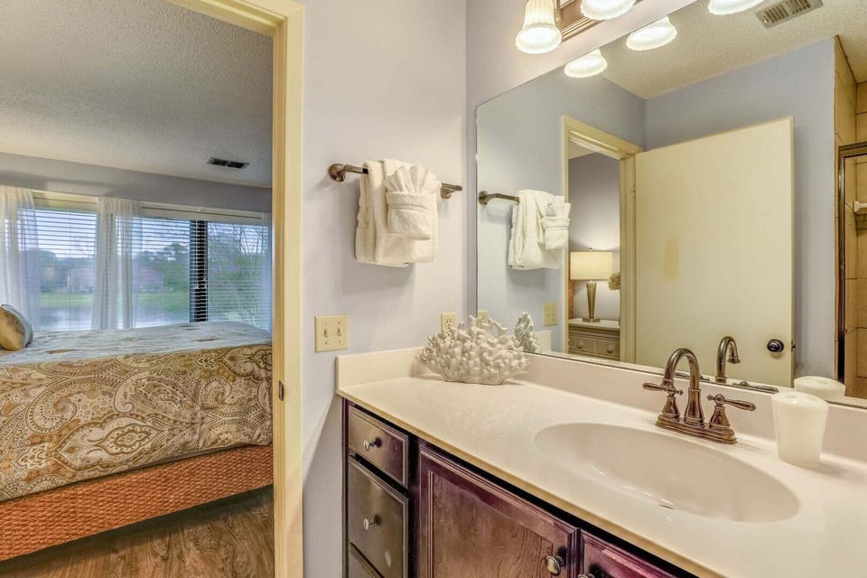 Primary ensuite bathroom