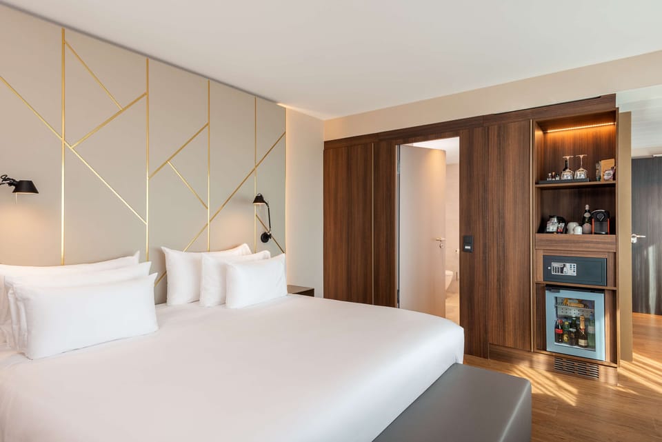 Premium Room, Terrace (View) | Premium bedding, minibar, in-room safe, desk