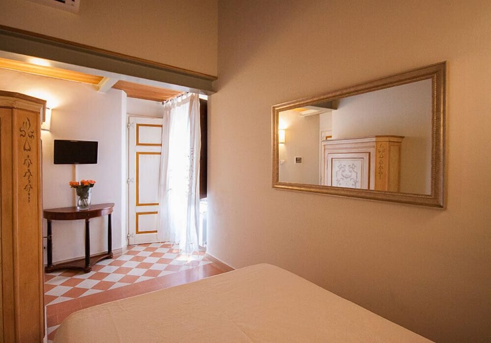 Double Room (Caterina) | Desk, laptop workspace, free WiFi, bed sheets