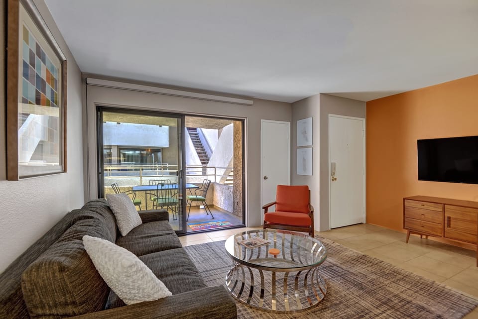 K0121 - 07 - 5 LIVING ROOM REVERSE.jpg