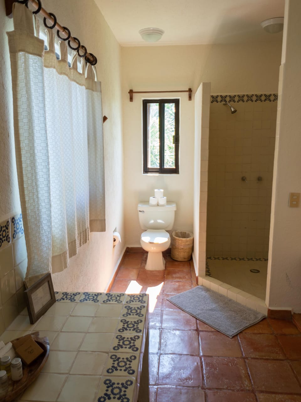 Ocean Suite | Bathroom | Shower, free toiletries, towels, soap