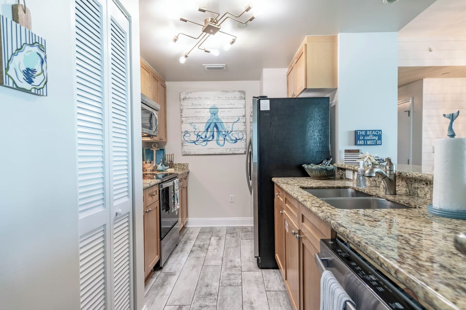 Full kitchen