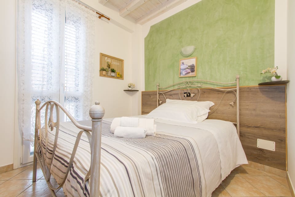 Junior Suite, Balcony | Down comforters, minibar, in-room safe, desk