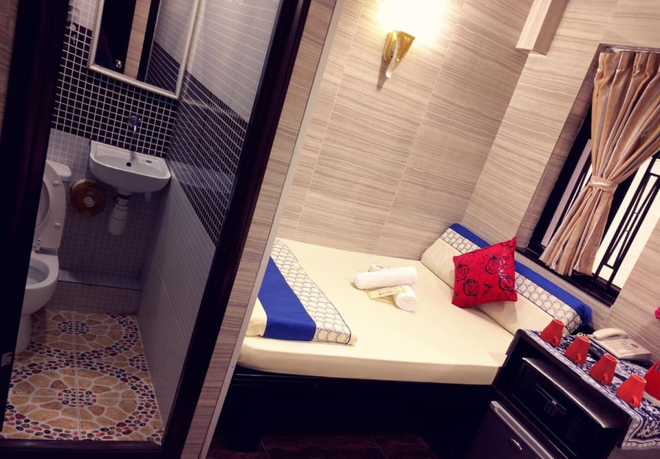 In-room safe, soundproofing, iron/ironing board
