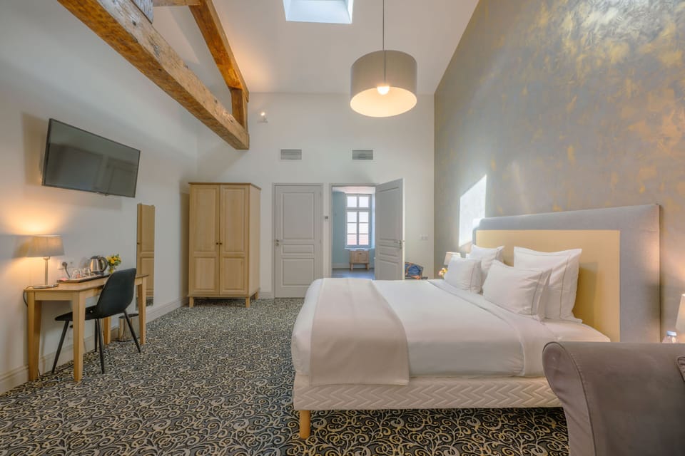 Deluxe Double Room, City View | Premium bedding, desk, laptop workspace, blackout drapes