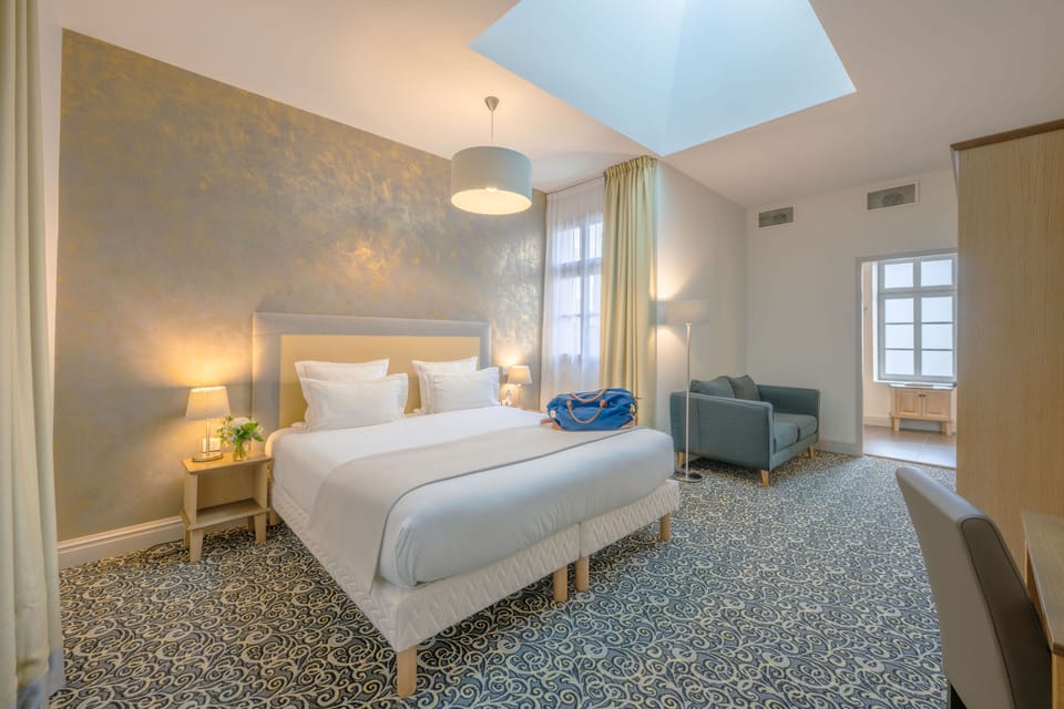 Deluxe Double Room, City View | Premium bedding, desk, laptop workspace, blackout drapes