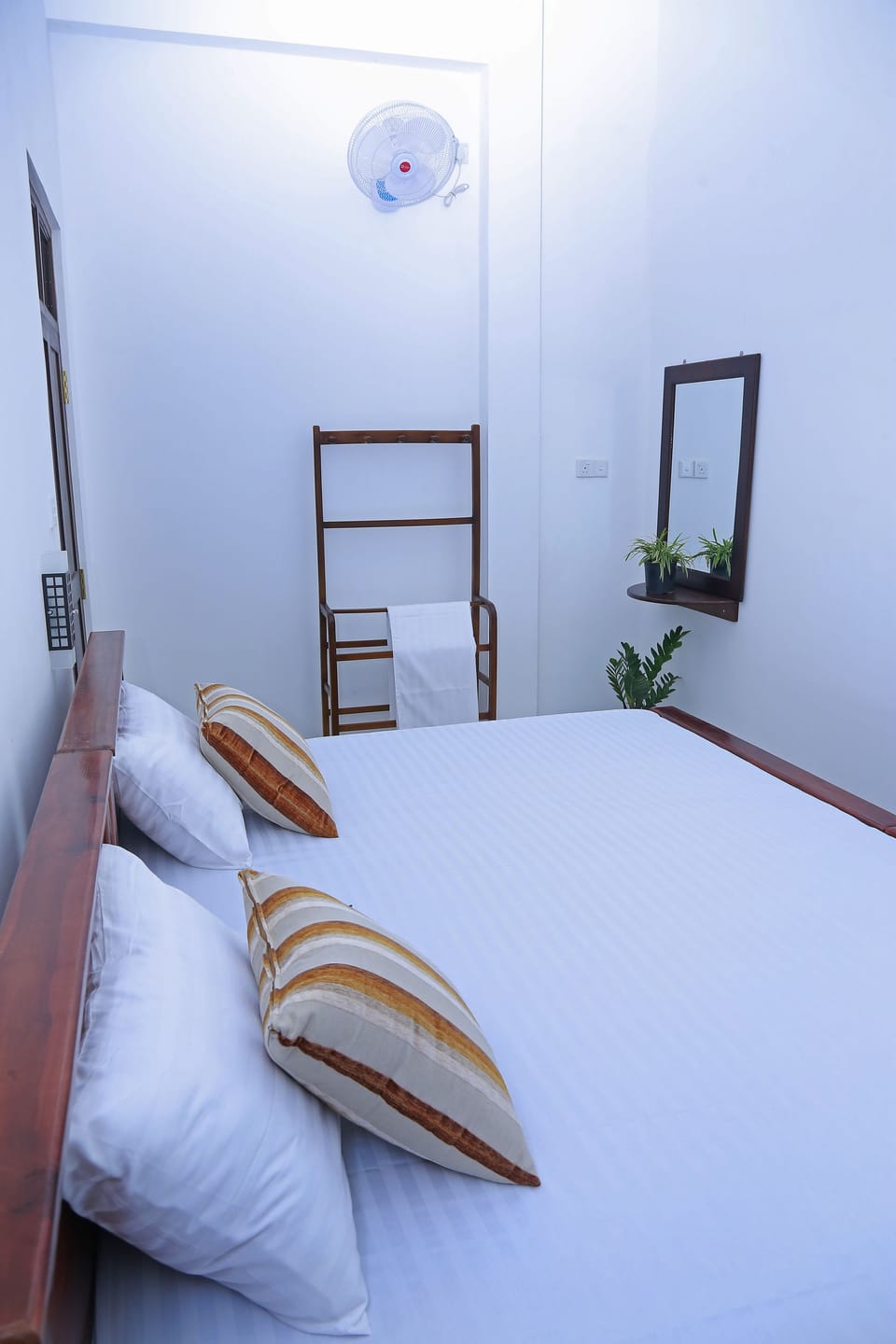 Deluxe Double Room, Garden View | 1 bedroom, desk, blackout drapes, free WiFi
