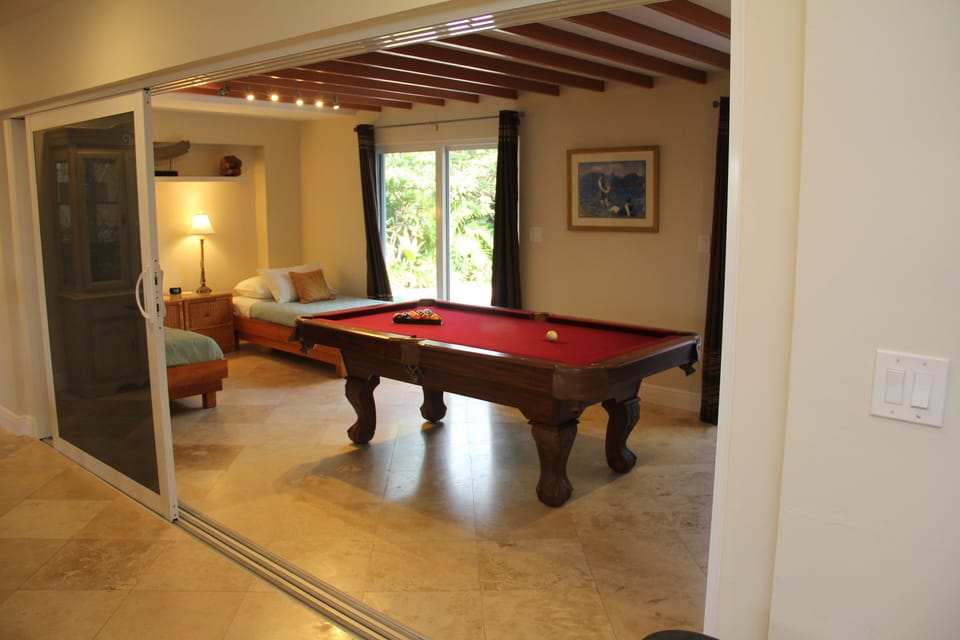 POOL TABLE INTHIRD BEDROOM.LETS PLAY