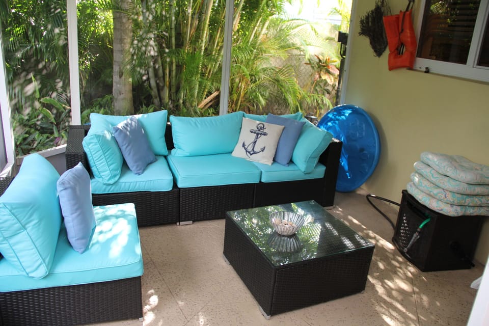 SCREEN PATIO